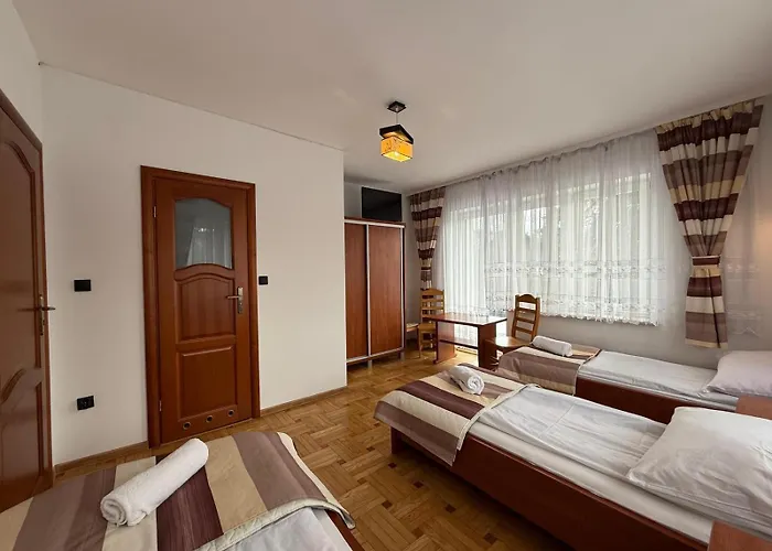 W Górach Savanna Pensión 3*